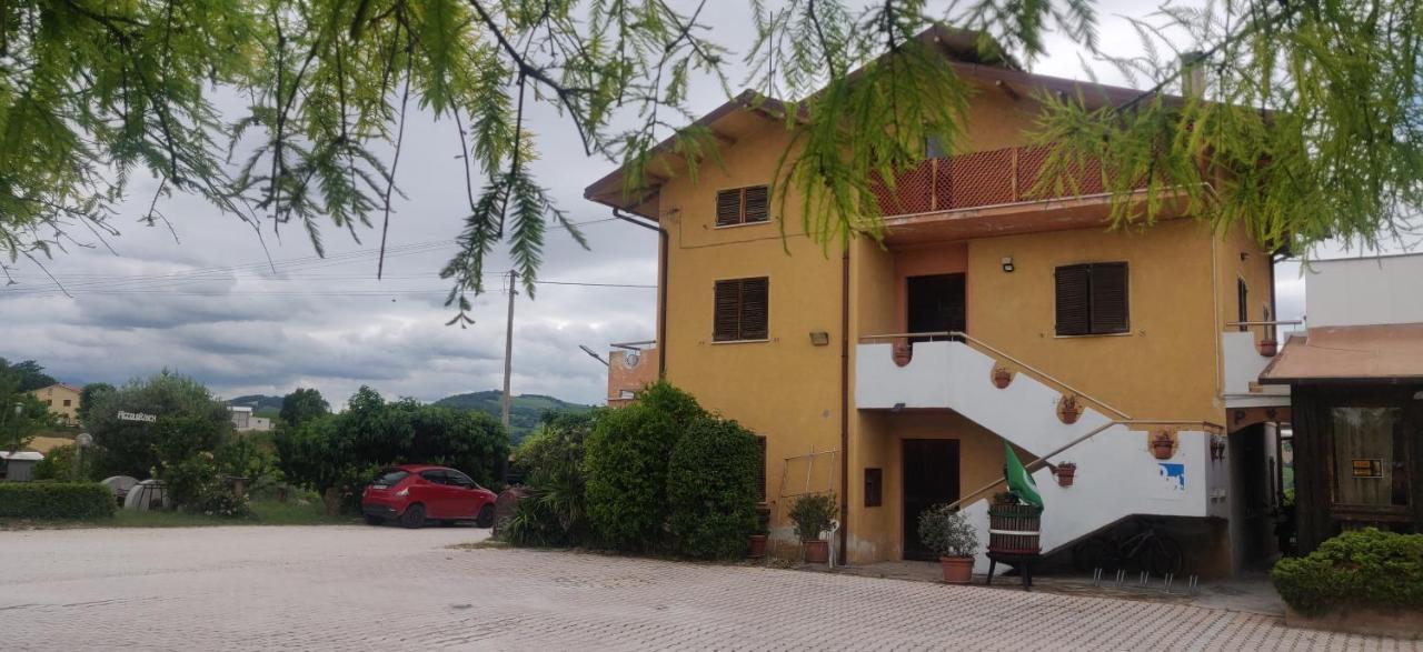 Azienda Agrituristica Piccolo Ranch San Pietro  Екстер'єр фото
